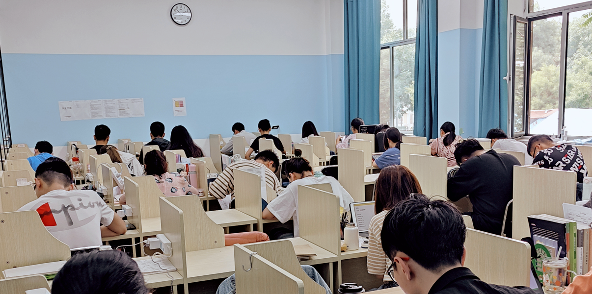 天津考研寄宿学校-学习氛围